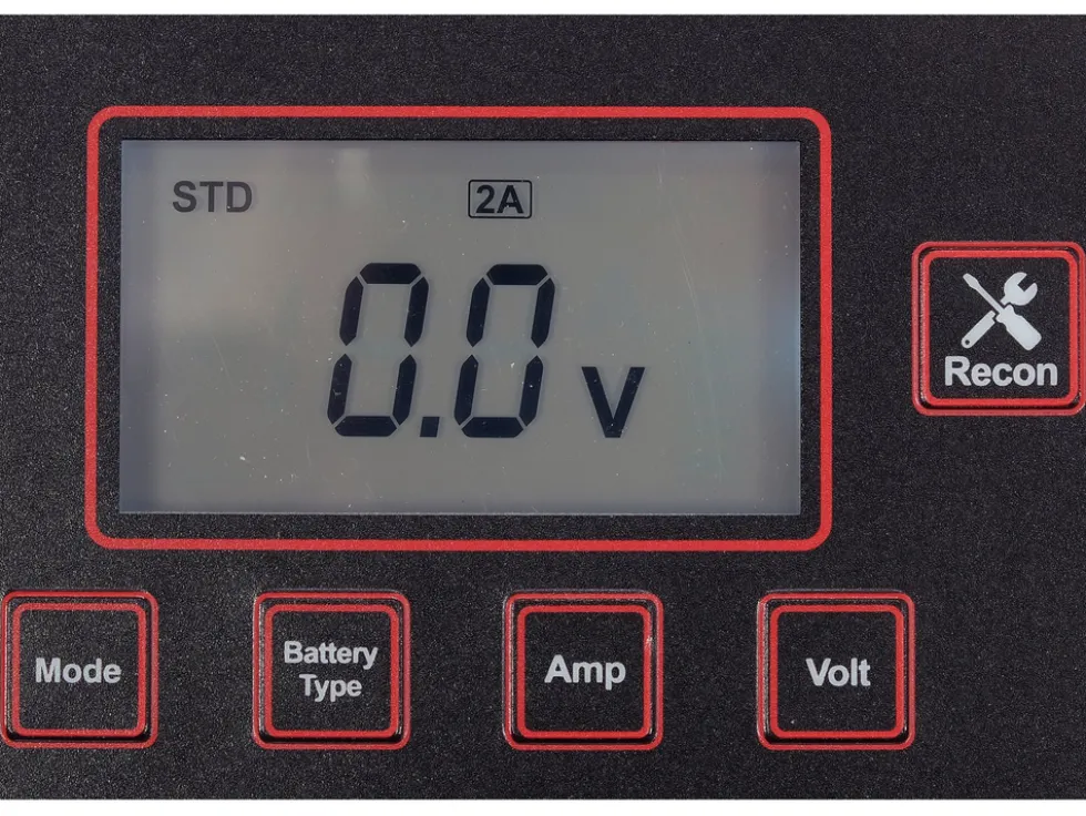 PROSTOWNIK ELEKTRONICZNY Z WYŚWIETLACZEM LCD. ZAKRES 12V/2A/8A/15A