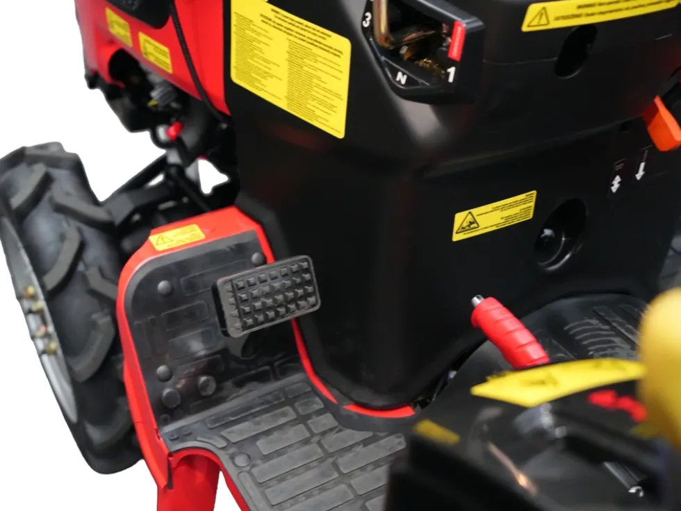 TRAKTOR 4X4, DIESEL 25 KM, KOMPAKTOWY, DO OGRODU I GOSPODARSTWA